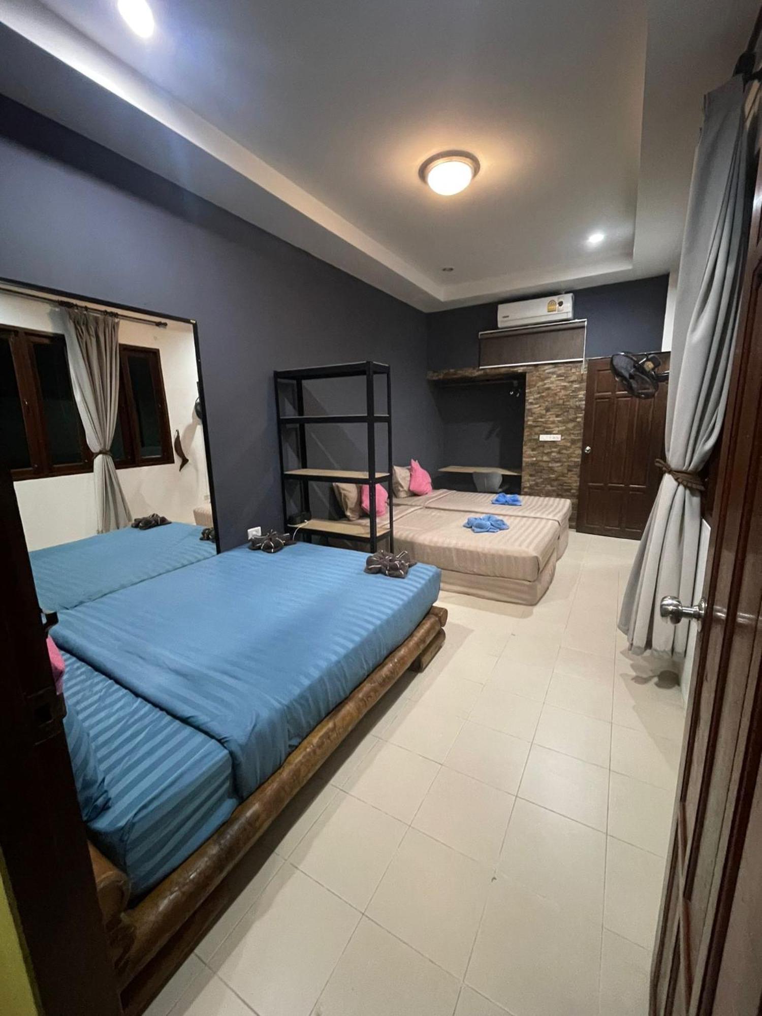 Bed 4-Bed Dormitory Room,1231822163:JPEG